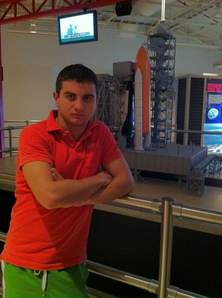 №9, Віталій Попеляр №9, Віталій Попеляр