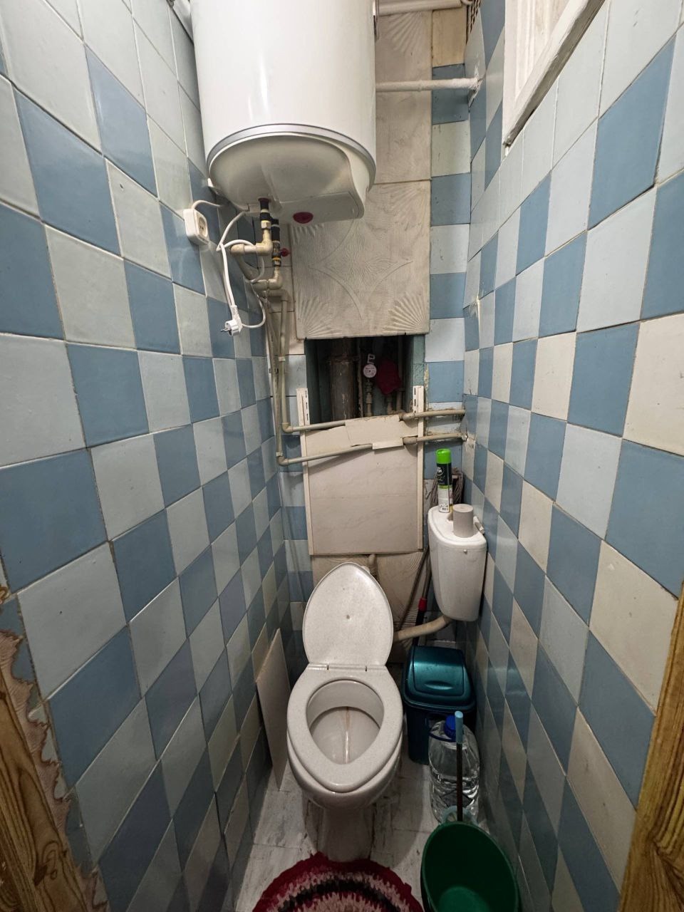 Продается 2-х комнатная квартира, кв. Солнечный, 1/5 эт., общ. пл. 43,3 кв.м., окна м/пл. Цена 4 400 000 руб. Квартира теплая и просторная. Остаётся вся мебель и бытовая техника. Отличное расположение, рядом магазины, остановка, рынок, школа, садик и ТЦ. . Тел.: +79591930342 Назар...