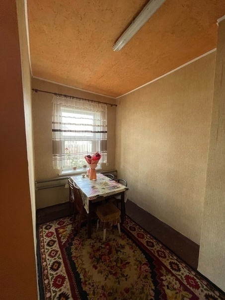 🏡 Продается просторный дом в Алчевске 📍 Адрес: ул. Чернышевского 📐 Площадь дома: 120 кв.м. | Участок: 7,5 соток ✅ Коммуникации и состояние: 🔹 Все коммуникации подведены: свет, газ, водопровод, центральная канализация, скважина 🔹 Дом стянут, крыша перекрыта шифером 🔹 Металлопластиковые окна 🔹 6 комнат для комф...