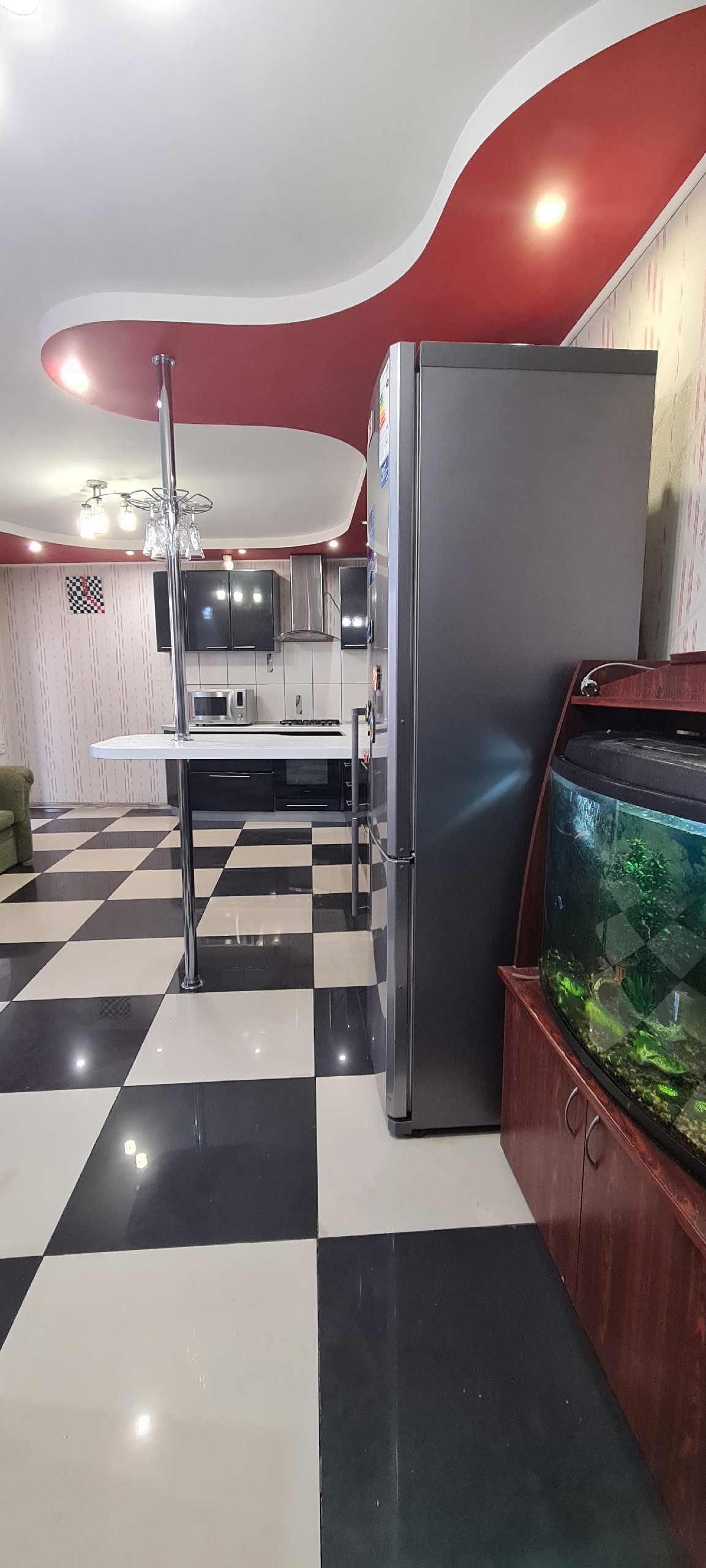 Продам дом 110 кв.м.+терасса 30кв.м на ул. Чапаева 4 жилые комнаты,теплый пол. Земля приват 6 соток ,ухоженный двор.Удобное месторасположение. Рядом остановка транспорта, 12я поликлиника, рынок, магазин, школа, садик. Вся необходимая инфраструктура в шаговой доступности!+79591615038 12 500 000...
